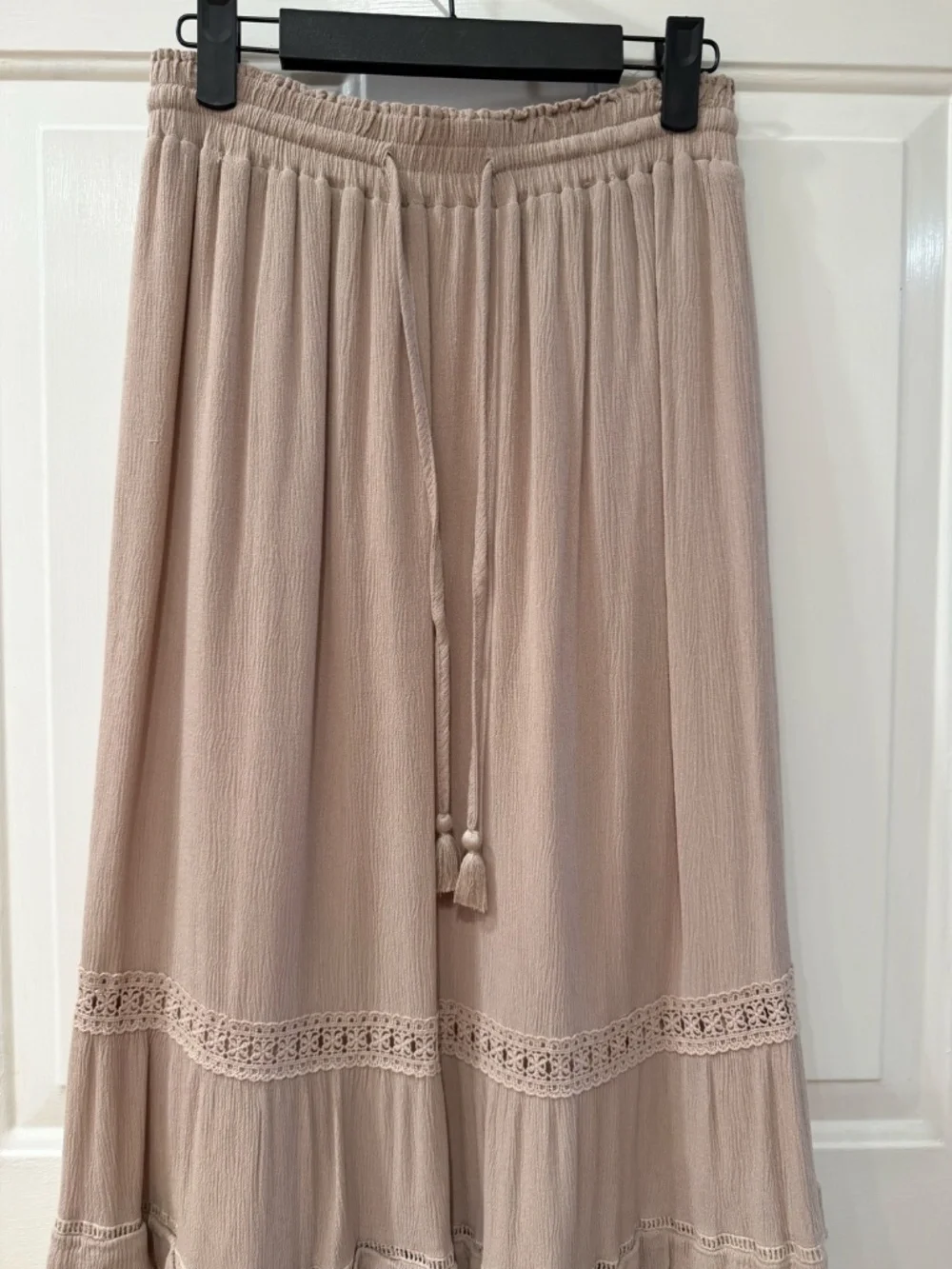 women's tan maxi skirt- never worn, size small